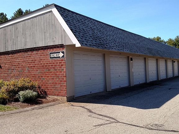 2nd image of 6 Knightsbridge Dr #103