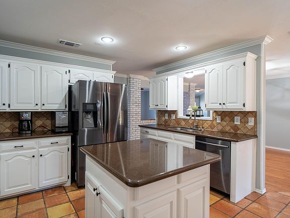 4th image of 5314 84th St