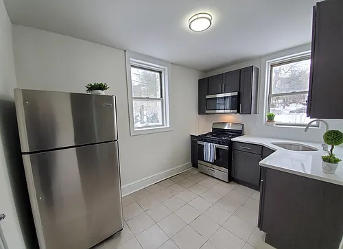 317 William St Photo 1