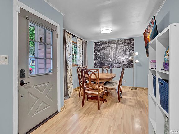 5th image of 27 McGaw Avenue