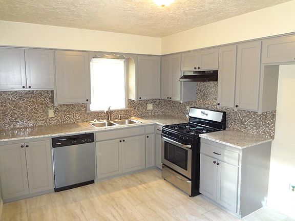 3rd image of 1326 Dorchester Dr