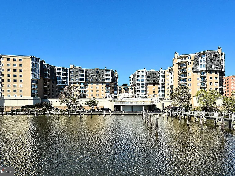 1250 S Washington St #218 — Photo 31