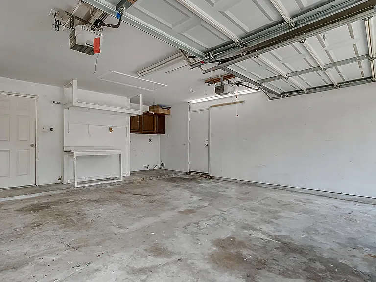 garage has work area