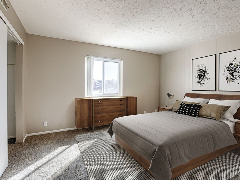 Omaha, NE Evergreen Terrace Apartments | 11A | Bedroom