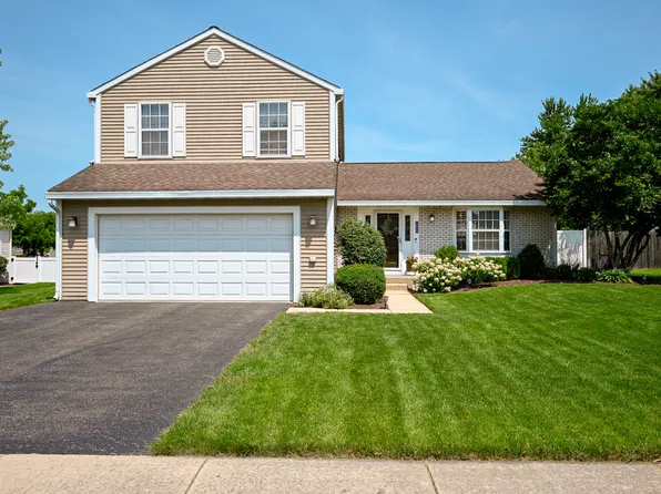 30W060 Kensington Dr, Warrenville, IL 60555