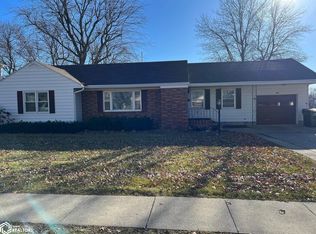 305 E Jefferson St, Mount Ayr, IA 50854