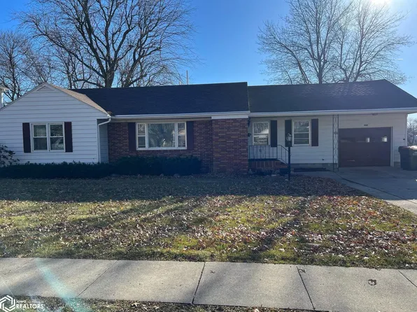 305 E Jefferson St, Mount Ayr, IA 50854