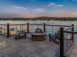 303 Mariners Point, Hopatcong, NJ 07843