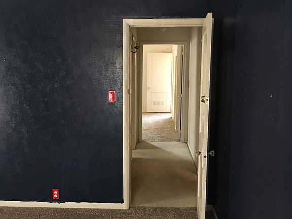 3rd image of 2105 Avenue B