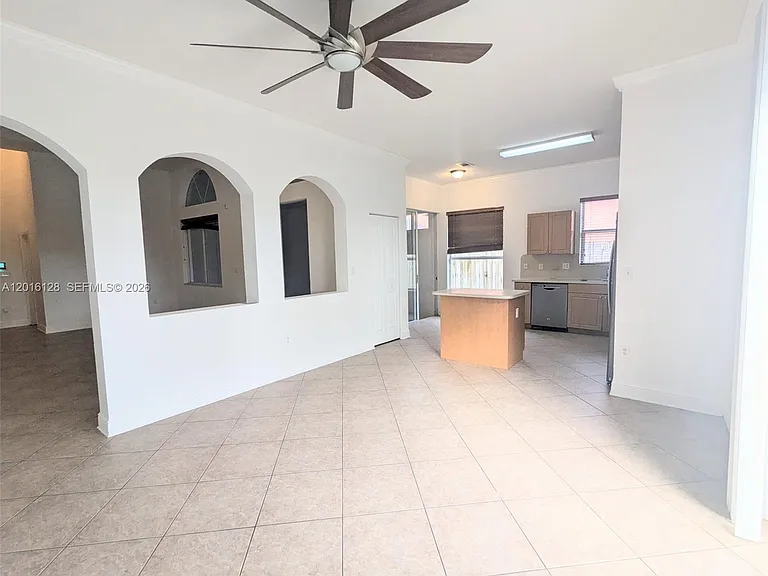 1602 SE 23rd St — Photo 5