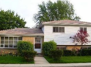 1704 Illinois St, Des Plaines, IL 60018