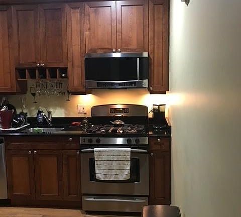 3rd image of 6442 N Leavitt St APT Oe