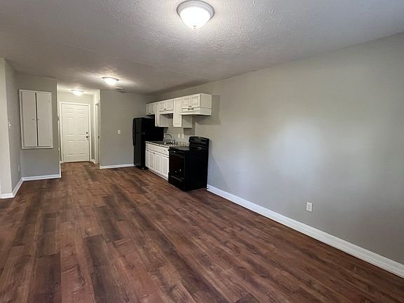2nd image of 214 Kentucky Ave APT C