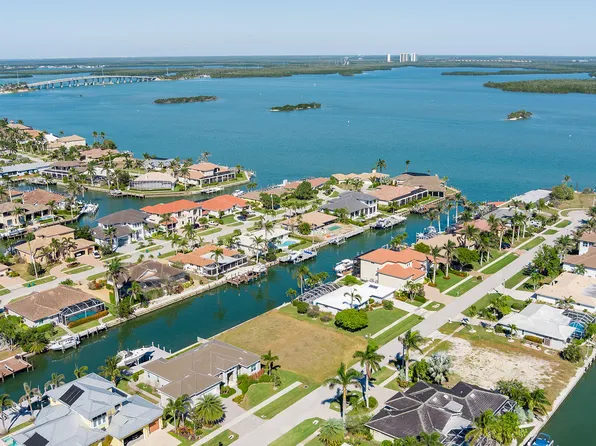 1748 Wavecrest Ct, Marco Island, FL 34145