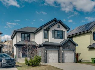 52 W Coach Ct SW, Calgary, AB T3H 0N1