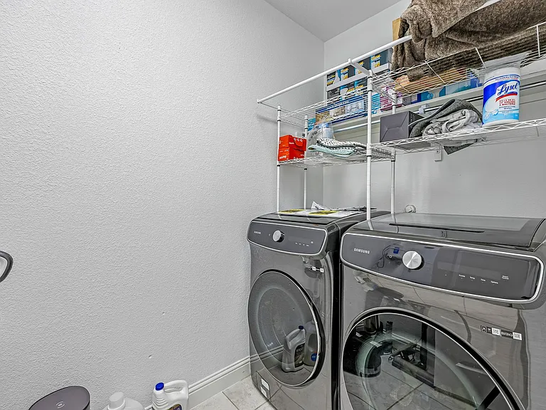 808 Parkland Dr — Photo 35