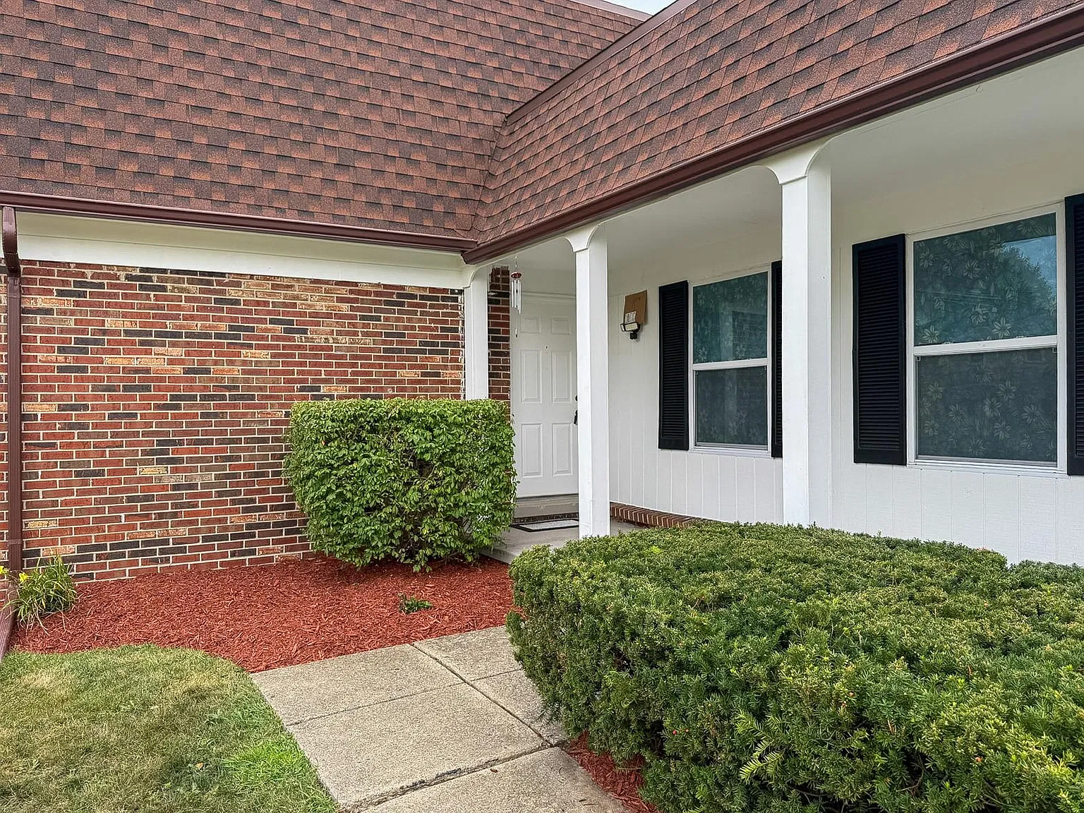 4 bed, 2.5 bath, 3199 sqft, $2,800 — Photo 3