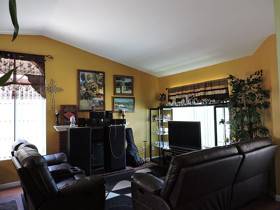 3rd image of 12393 Orion St