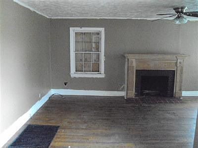 2nd image of 420 E Sunshine St