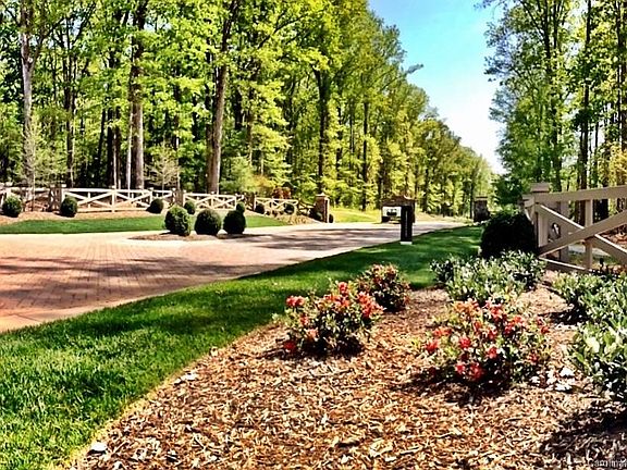 5th image of 129 Homer Ln #39