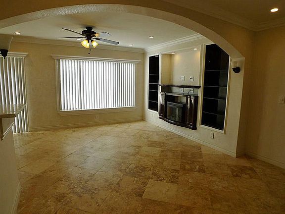 4th image of 2054 Argyle Ave APT 113