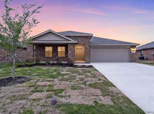 504 Amory St, Azle, TX 76020