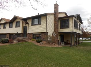 5593 Donegal Dr, Shoreview, MN 55126