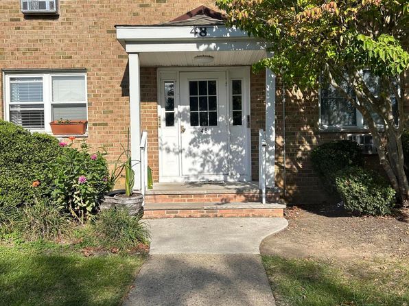 48 Manchester Ct APT F
