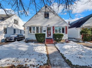 932 Cherry Lane, Floral Park, NY 11001