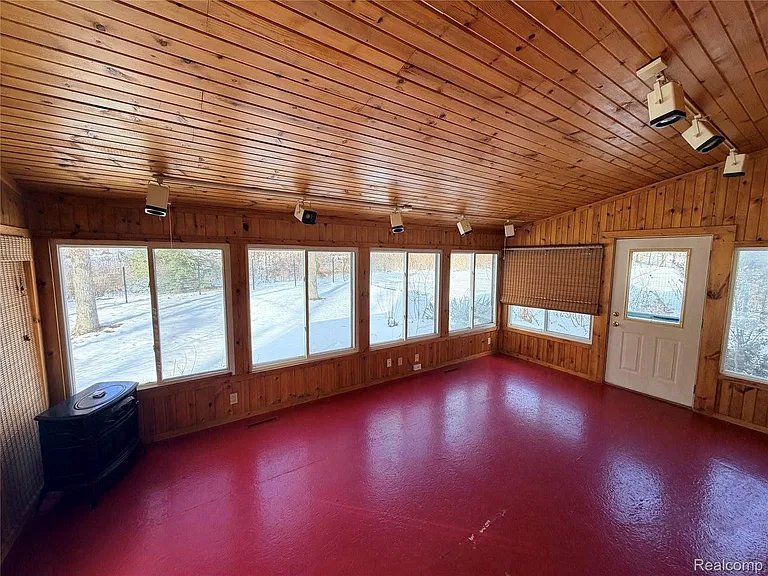 1080 W Highland Rd — Photo 10