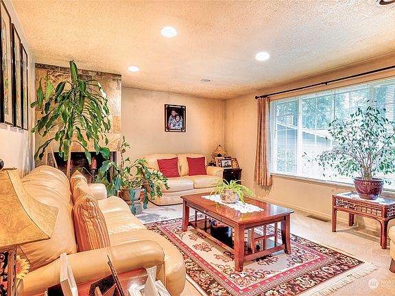 3rd image of 4036 Dover Court SE