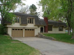 1508 Linwood Dr, Hutchinson, KS 67502