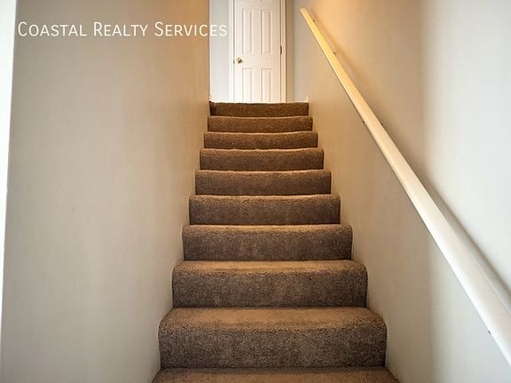 4th image of 104 Church Ave SE #C