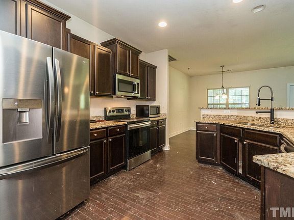 3rd image of 1207 Hunter Ct