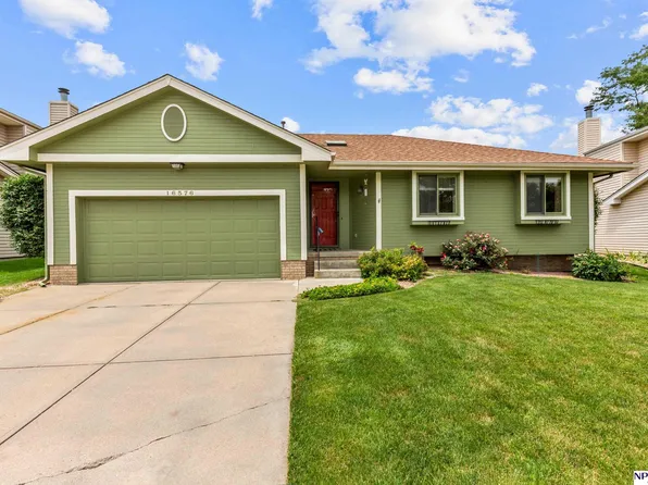 16576 Adams St, Omaha, NE 68135