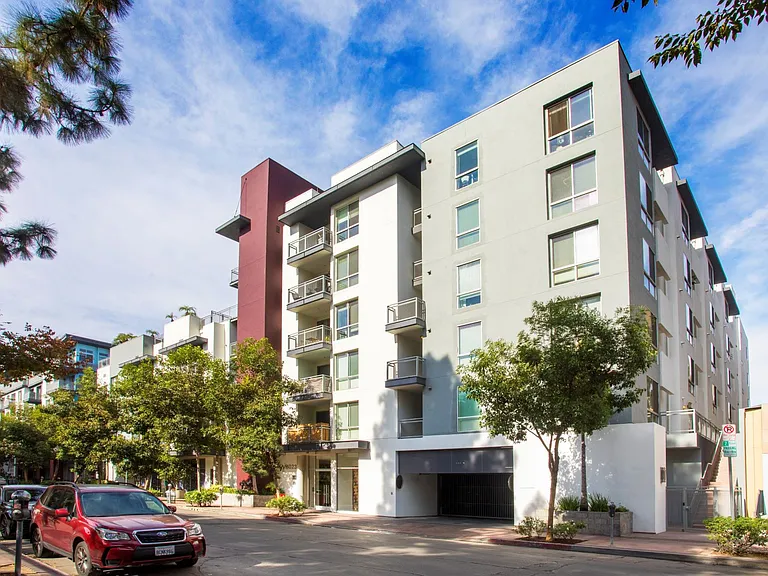 Living at NoHo — Photo 11
