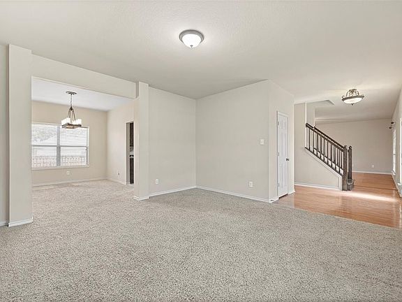 4th image of 5400 Vineyard Ln