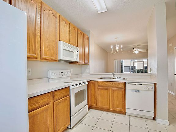 4th image of 228 Weymouth Dr