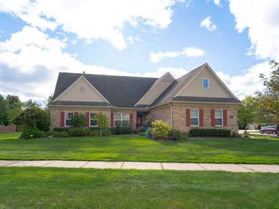 2125 Lagoon Dr, Rochester Hills, MI, 48309