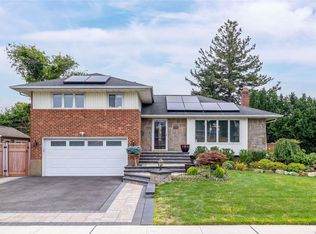 19 Sexton Rd, Syosset, NY 11791