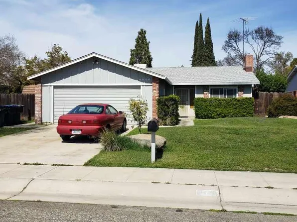 4726 W Paradise Avenue, Visalia, CA 93277