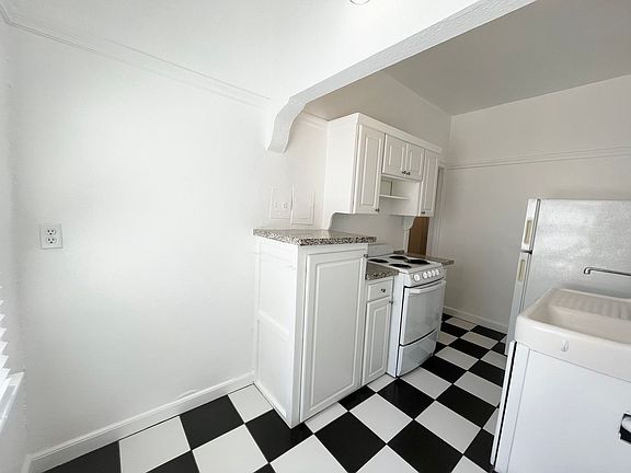 4th image of 1305 24th St APT 8