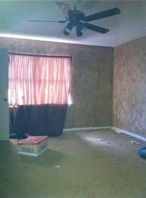 1st image of 15231 Parkwood Dr N