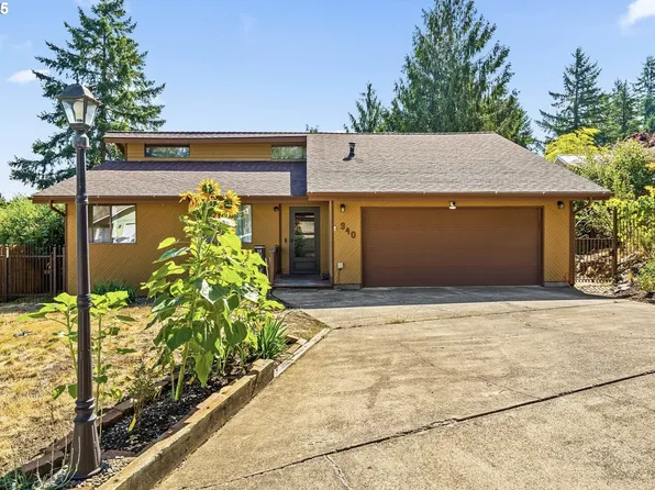 940 S T Ct, Cottage Grove, OR 97424