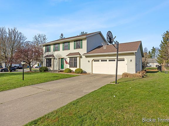 3rd image of 5565 Stowehill Dr SE