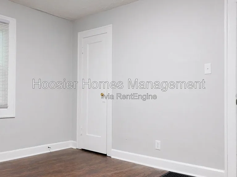 2035 E 43rd St — Photo 19