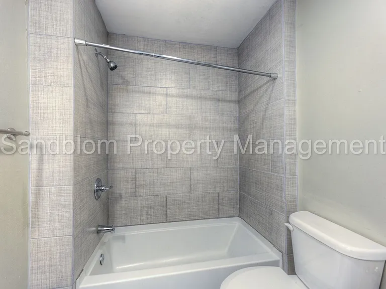 3803 E 36th St S — Photo 15