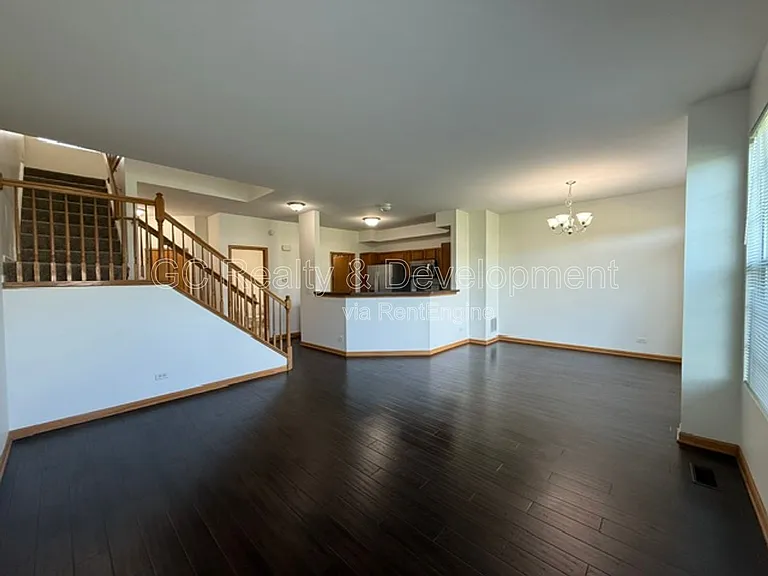 1026 Turin Dr — Photo 4