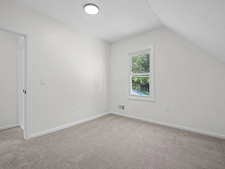 12028 Wade Park Ave — Photo 28