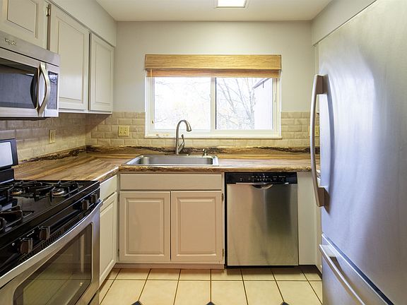 5th image of 1501 Marigold Way APT 305